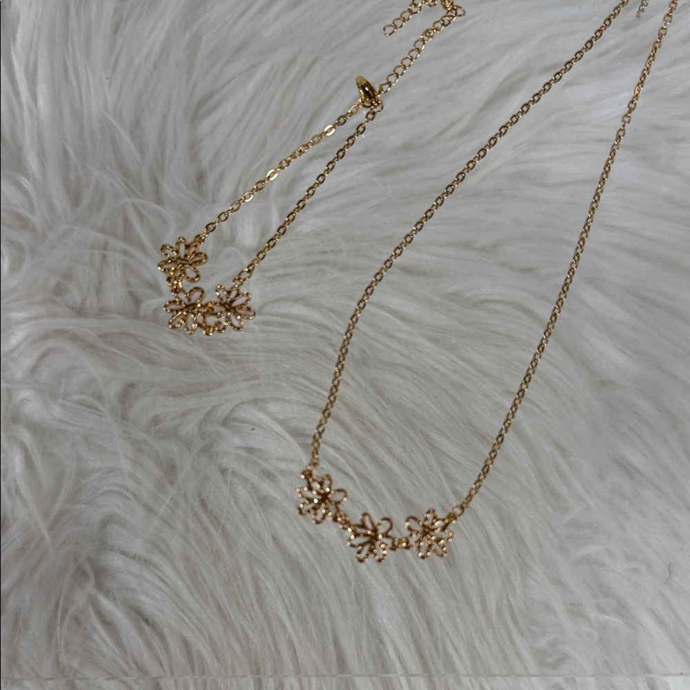 Gold Floral Necklace and Bracelet Set